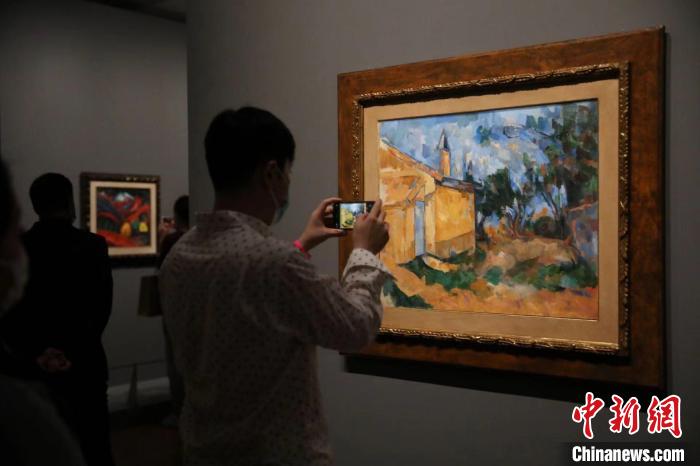 “現(xiàn)代藝術(shù)100年——意大利國(guó)家現(xiàn)當(dāng)代美術(shù)館珍藏”藝術(shù)大展。　張亨偉 攝