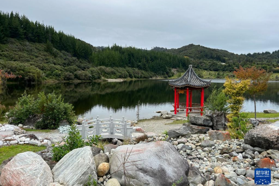 這是4月29日拍攝的新西蘭羅斯華人淘金紀念公園一角。新華社發（沃爾特 攝）