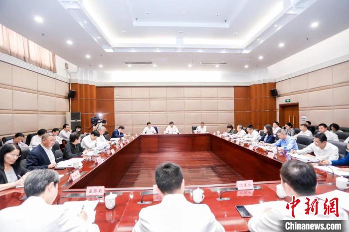 浙江召開統(tǒng)一戰(zhàn)線“凝心鑄魂強(qiáng)根基、團(tuán)結(jié)奮進(jìn)新征程”主題教育動員會