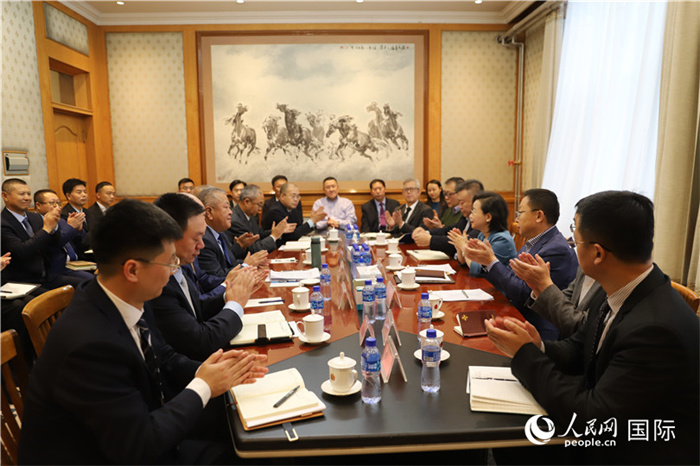 3.2023年10月30日，中國駐蒙使館座談會現(xiàn)場。人民網(wǎng)記者 霍文攝