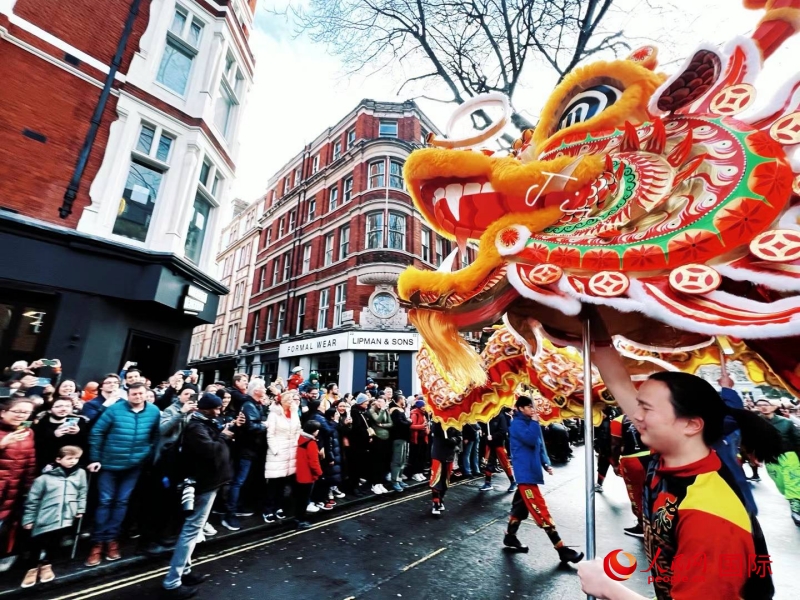 倫敦新春慶典現(xiàn)場。人民網(wǎng) 郭錦標(biāo)、楊浩鵬攝