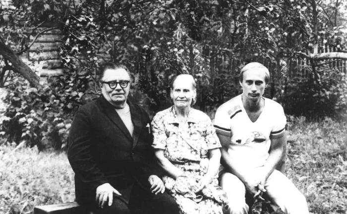 從圣彼得堡到莫斯科，普京從政大事記：下一個六年怎么走？