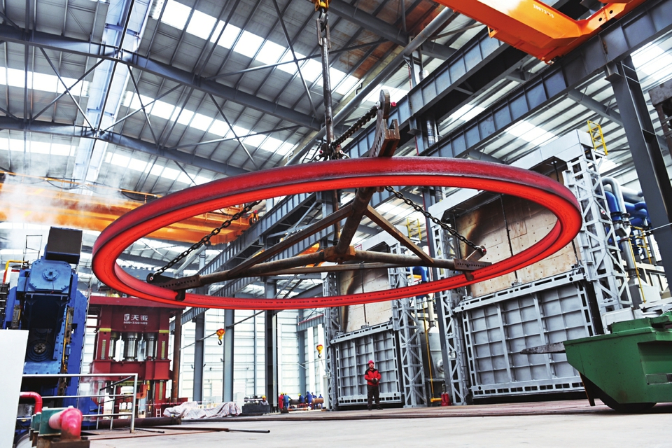 定襄縣作為太忻一體化經濟區建設的12個先行啟動區之一，借助發展機遇，全力延長產業鏈條、補齊產業短板、培育優質市場主體、拓寬應用領域，進軍高精尖應用行業。 記者孫榮祥攝