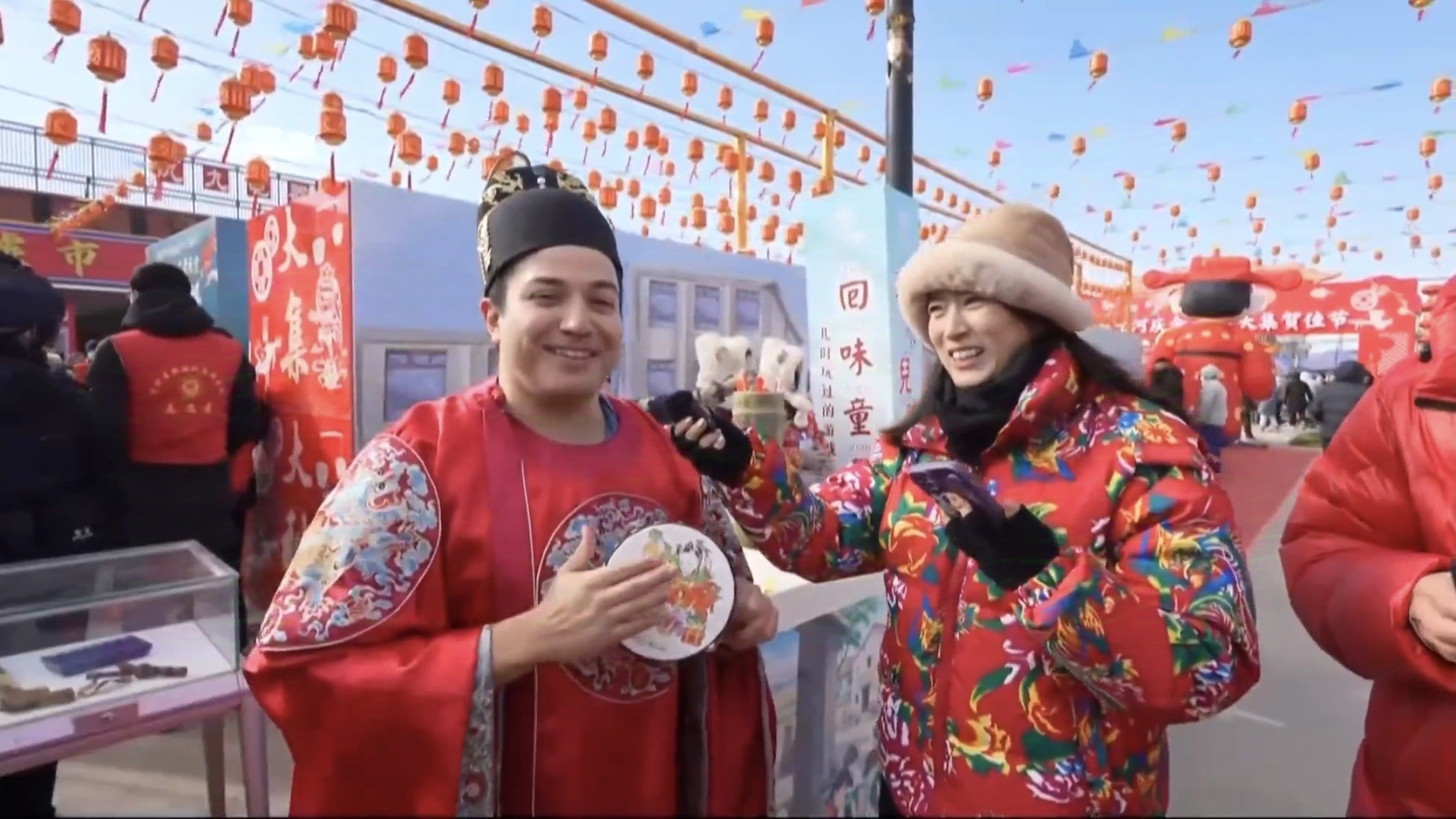 津彩過大年 | 國際青年趕鄉村大集 這個非遺春節收獲多多