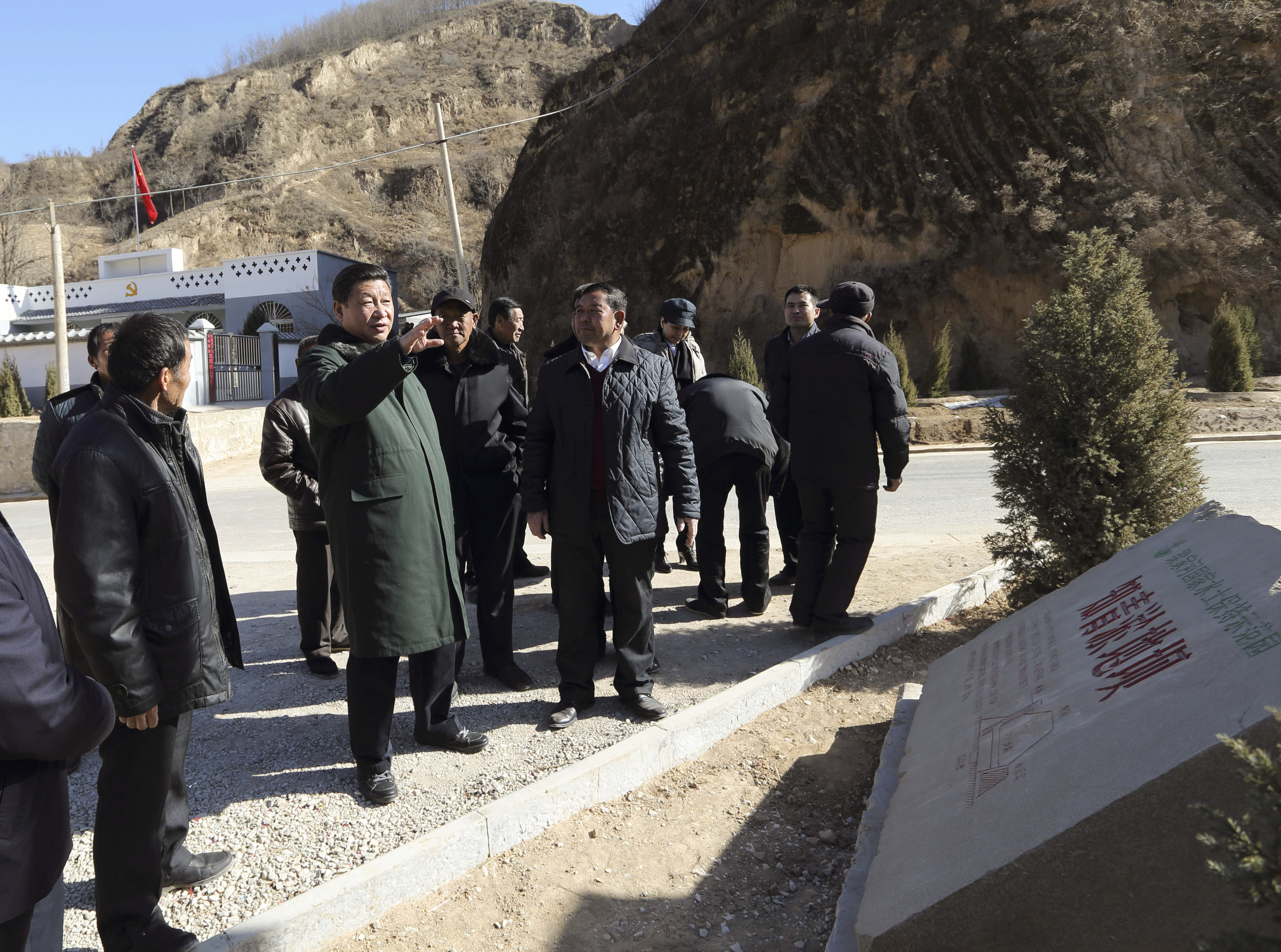 2015年春節前夕，習近平來到陜西考察調研，第一站便來到延安市延川縣梁家河村。新華社 發