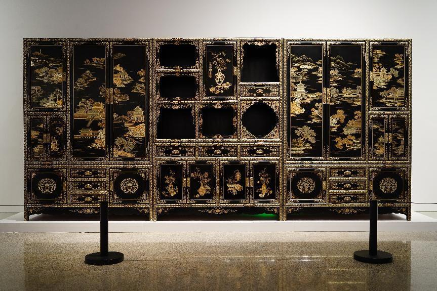 2023年7月9日，北京，中國工藝美術館·中國非物質文化遺產館，“山西特色專業鎮平遙非遺雙寶中華行”展覽展出的推光漆器作品。