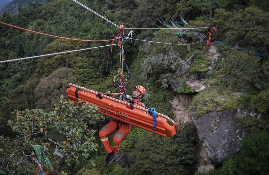 橫渡現場 。西繞拉翁攝