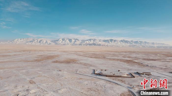 圖為冬季茶卡天空壹號景區(qū)。　李江寧 攝
