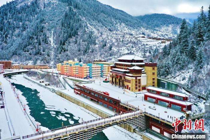 壤塘的雪后美景。　壤塘縣融媒體中心供圖