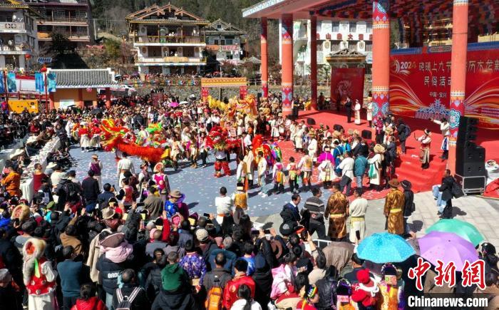 四川寶興：磽磧藏鄉民眾歡度“上九節”