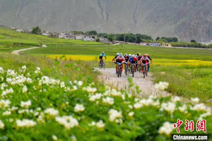 資料圖為2019年，西藏拉薩在堆龍德慶區舉行楚布溝山地自行車越野賽?！〗w波 攝