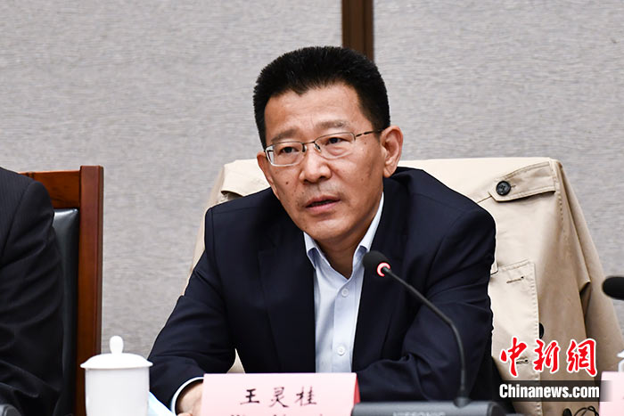 5月16日，由中國社會科學院西藏智庫、中國社會科學院民族學與人類學研究所主辦的第五屆西藏智庫國際論壇在北京舉行。中國社會科學院副院長王靈桂在致辭中表示，今年是西藏和平解放70周年，西藏人民團結奮斗，把貧窮落后的舊西藏建設成經濟發展、文化繁榮、社會進步、環境良好、生活幸福的社會主義新西藏，西藏歷史上第一次徹底消滅了絕對貧困，同全國人民一起，西藏各族人民已經走進全面建成小康社會的新時代，進入歷史發展的新坐標。 <a target='_blank' ><p  align=