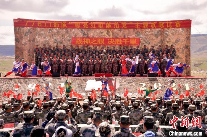 圖為主題歌詠比賽活動現(xiàn)場。　馬成鎖 　攝