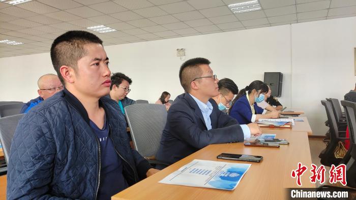 圖為培訓會現場。　貢桑拉姆 攝