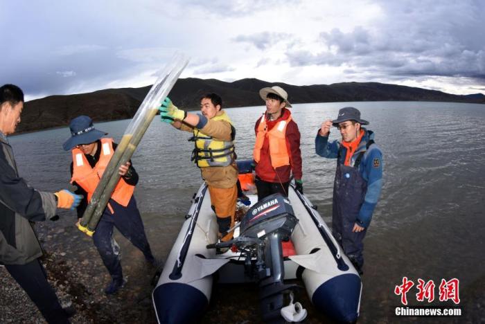 圖為科考隊員順利完成浪錯采樣滿載而歸。 <a target='_blank' ><p  align=