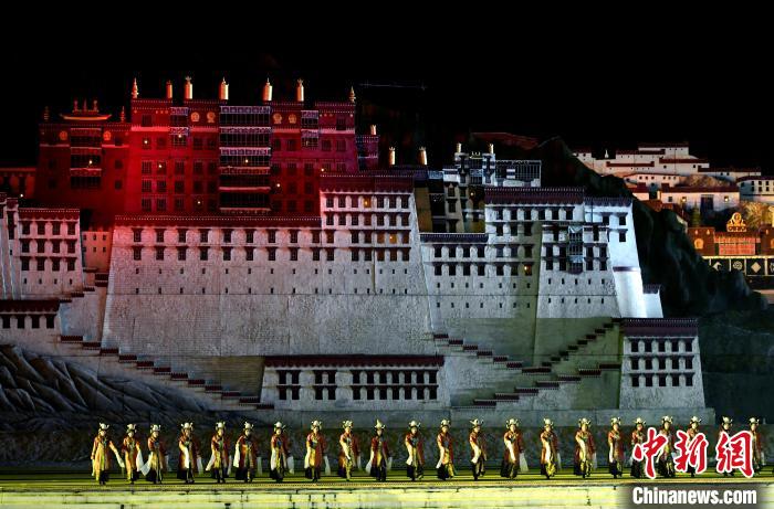 3月17日，西藏拉薩，《文成公主》大型史詩劇演出現場。　李林 攝