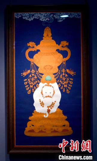 圖為5月16日，展覽中的新創唐卡作品《瑞象承香》。　李林 攝